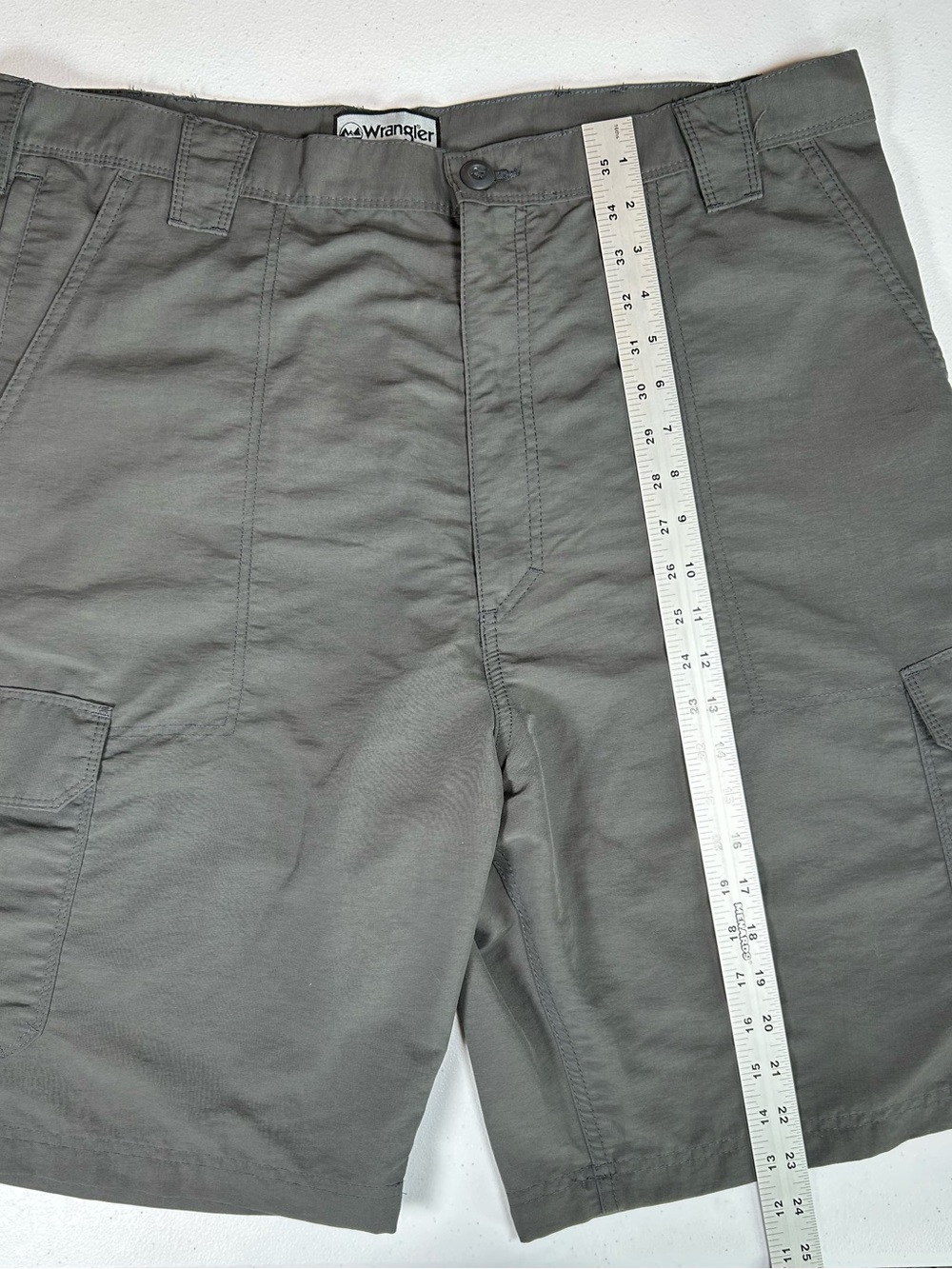 Wrangler Outdoor Performance Gray Nylon Cargo Shorts Men’s Size 38 - Picture 4 of 9